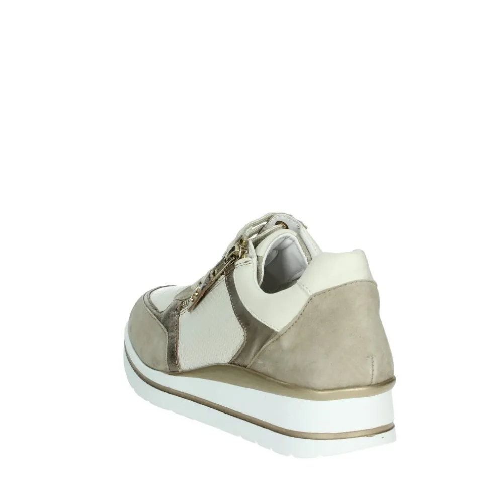 Sneakers donna “Cinzia Soft” IV2021359 Collezione Primavera/Estate 2025 – Beige e Oro