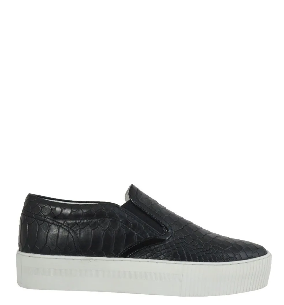 Sneakers donna “Cult” CLE102457 Collezione Primavera/Estate 2025 – Nero