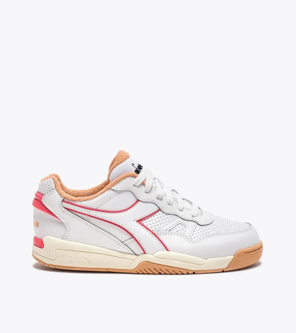 Sneakers donna “Diadora” 501.179584 01 Primavera/Estate 2025 – Bianco e pesca
