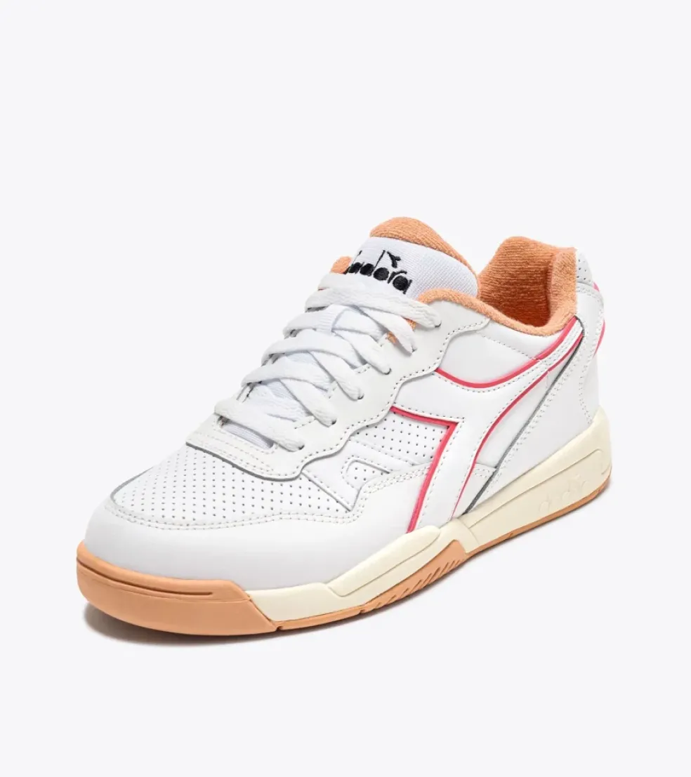 Sneakers donna “Diadora” 501.179584 01 Primavera/Estate 2025 – Bianco e pesca