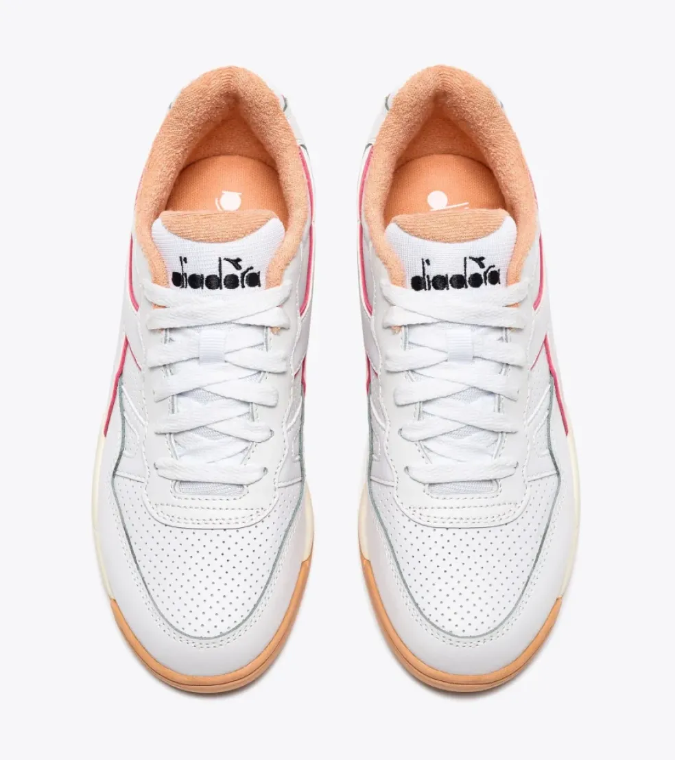 Sneakers donna “Diadora” 501.179584 01 Primavera/Estate 2025 – Bianco e pesca
