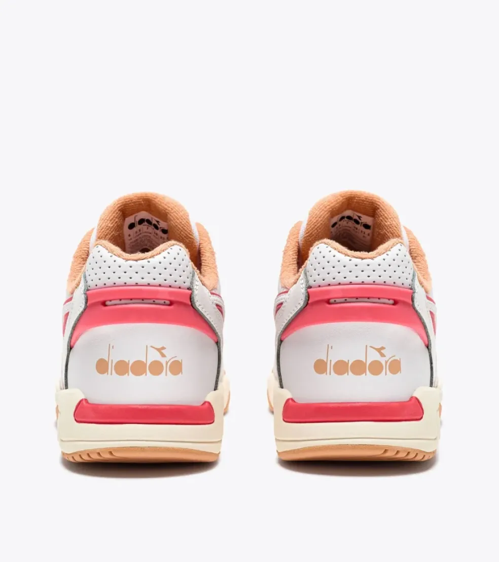 Sneakers donna “Diadora” 501.179584 01 Primavera/Estate 2025 – Bianco e pesca