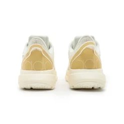 Sneakers donna “Diadora” Mythos Blushield Volo 3 Gold W Collezione Primavera/Estate 2025 – Burro