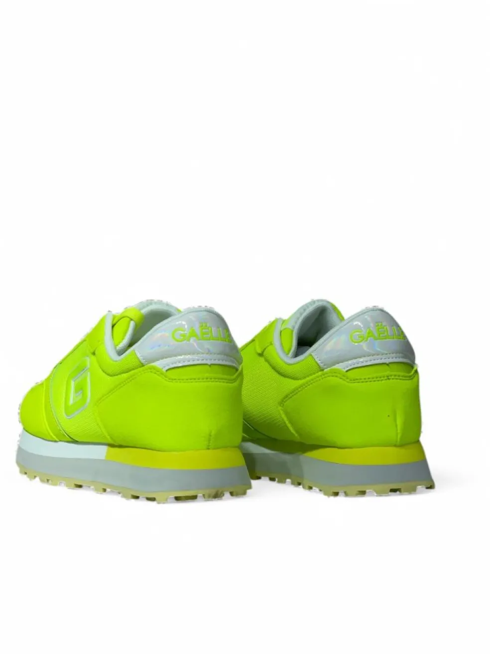 Sneakers donna “Gaelle Paris” GACAW00025 Collezione Primavera/Estate 2025 – Verde cedro/Fucsia fluo