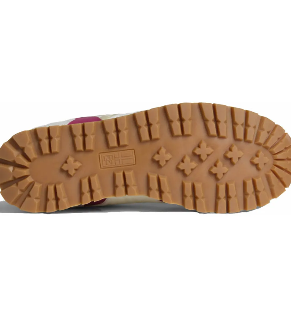Sneakers Donna “Napapijri” NP0A4HKK02U1 Collezione Primavera/Estate 2025 – Bianco e Fucsia