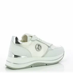Sneakers donna “Patrizia Pepe” PPJ268 Collezione Primavera /Estate 2025 – Bianco e argento/Platino e beige